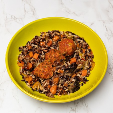 Polpette di pollo cicoria e carote in salsa agrodolce, trilogia di risi e caponatina [Gluten Free]