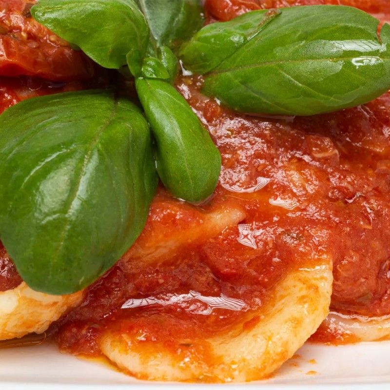 </p>
<ul style="margin-left:30px;margin-top:50px;margin-bottom:50px;font-size:15px;">
<li style="list-style-image:url("https://miomeal.it/media/checknew.png");margin-bottom:1em;margin-right:40px;padding-left:10px;">Ricetta tradizionale</li>
<li style="list-style-image:url("https://miomeal.it/media/checknew.png");margin-bottom:1em;margin-right:40px;padding-left:10px;">Porzione da 300g</li>
<li style="list-style-image:url("https://miomeal.it/media/checknew.png");margin-bottom:1em;margin-right:40px;padding-left:10px;">Utile per una cena o un pranzo gustoso in ufficio</li>
<