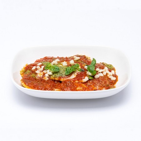 Ravioli ricotta e spinaci in salsa di pomodoro rustico